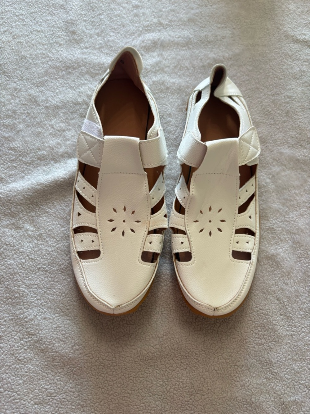 White Comfort Closed Toe Sandals EU 40 US 9 Breathable Cutout New
